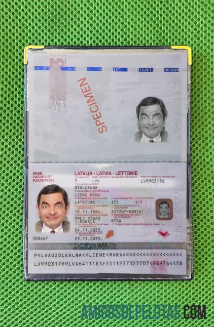 Passaporte da Letônia 2023 Presente Photolook exemplo real